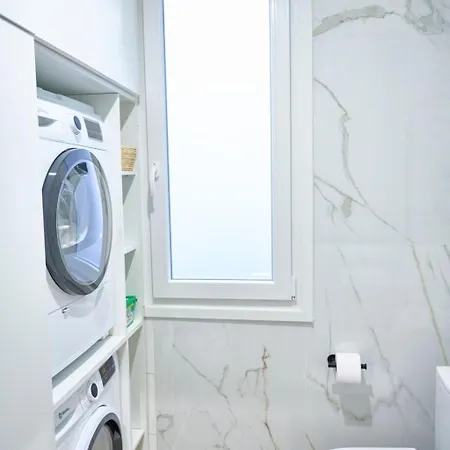 Neue Luxus-suiten Im Stadtzentrum Von Bilbao- Kostenloses Parken By Interhome * Bilbao